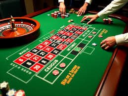 Antarmuka aplikasi bibit77 Fortune Tiger di layar mobile Android dan iOS